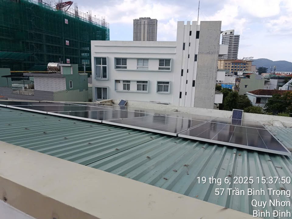 ?Với cái nắng 36 độ C của TP. Quy Nhơn, lắp điện năng lượng mặt trời